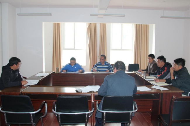 县委教育工委举行中心组第一次学习活动 县委教育工委举行中心组第一次学习活动