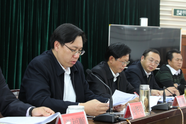 县委副书记、县人民政府县长吴华昊总结安排工作 县委副书记、县人民政府县长吴华昊总结安排工作